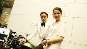 蔡少芬张晋现身巴塞尔