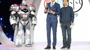 最具时尚价值艺人：张亮