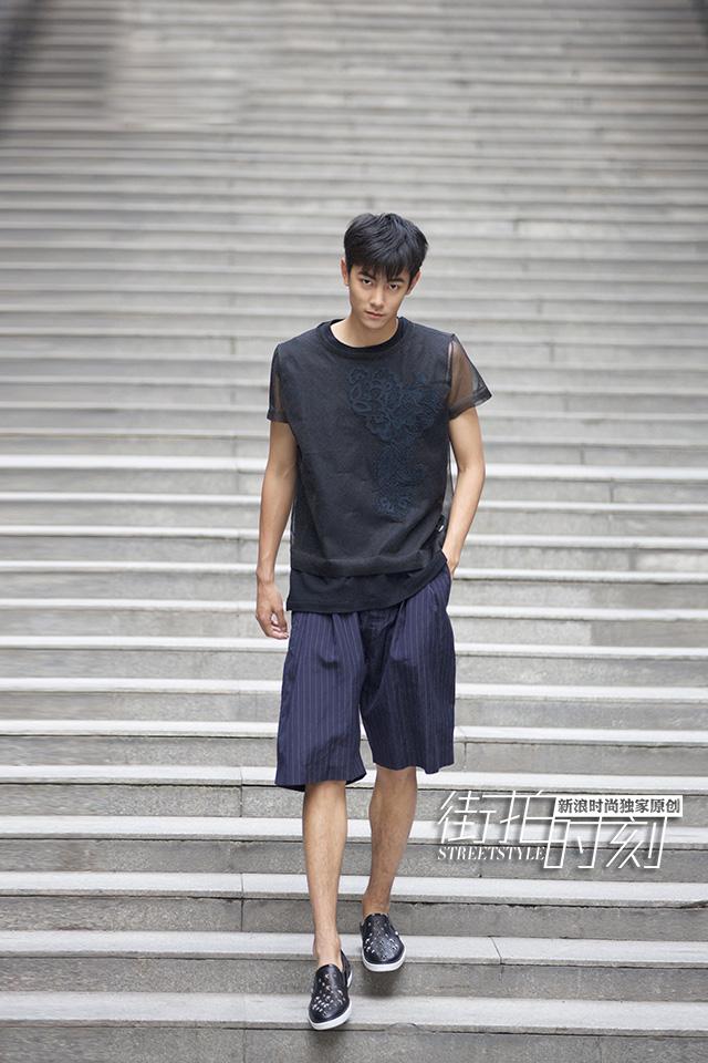街拍时刻 鲜肉男模纪凌尘教你玩转透视装