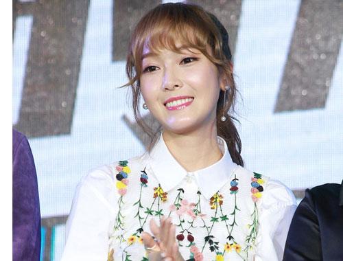 Jessica出席《那件疯狂的小事叫爱情》宣传活动
