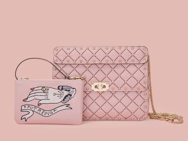 Valentino七夕定制包款来自于品牌Rockstud Spike系列