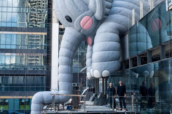 全球最长象鼻约24米‘Bubblecoat Elephant’大型永久户外大象艺术装置