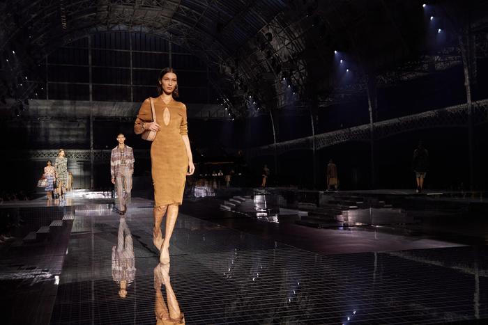 2020秋冬伦敦时装周 Burberry秋冬秀场