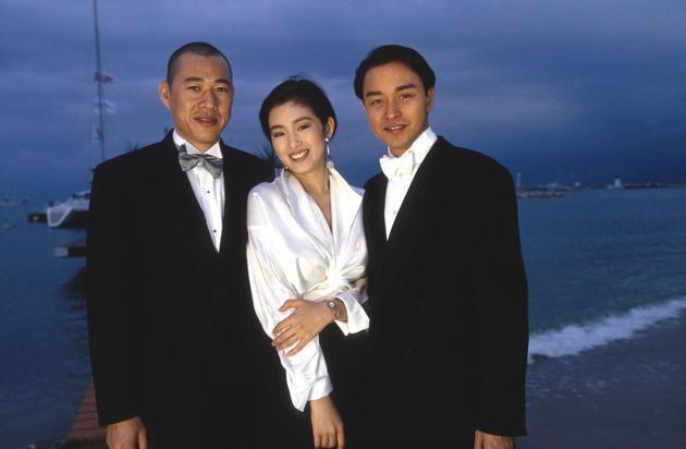 1993年,巩俐携手张国荣第一次走上了戛纳的红毯