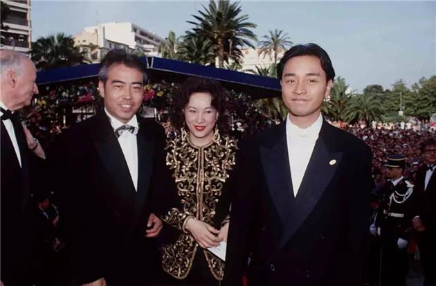 《霸王别姬》剧组戛纳红毯造型(由左至右:陈凯歌、徐枫、张国荣)