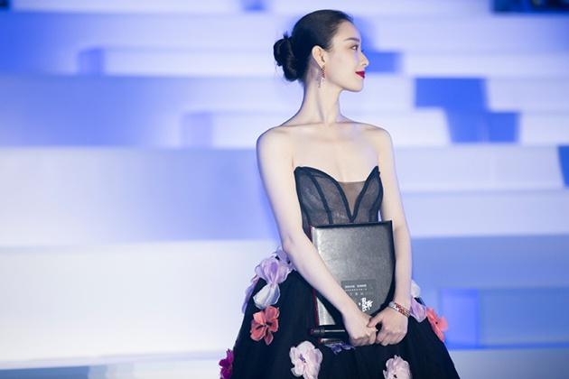 倪妮超美天鹅颈