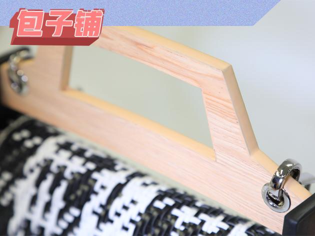 Charles & Keith木质手柄
