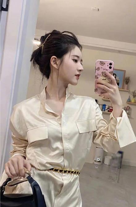 赵露思 鲨鱼夹