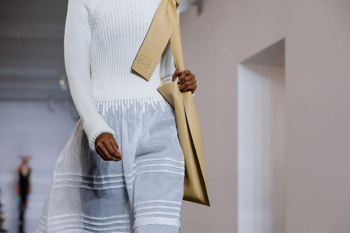 2019秋冬巴黎时装周 Loewe秀场