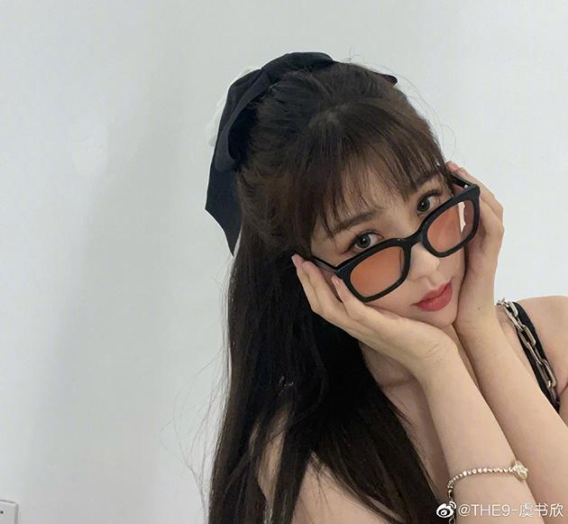 虞书欣 蝴蝶结发饰