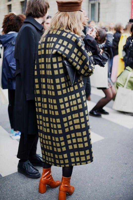 格纹大衣街拍