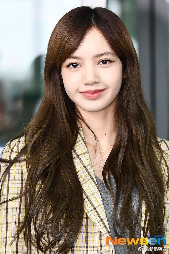 Lisa 露额头