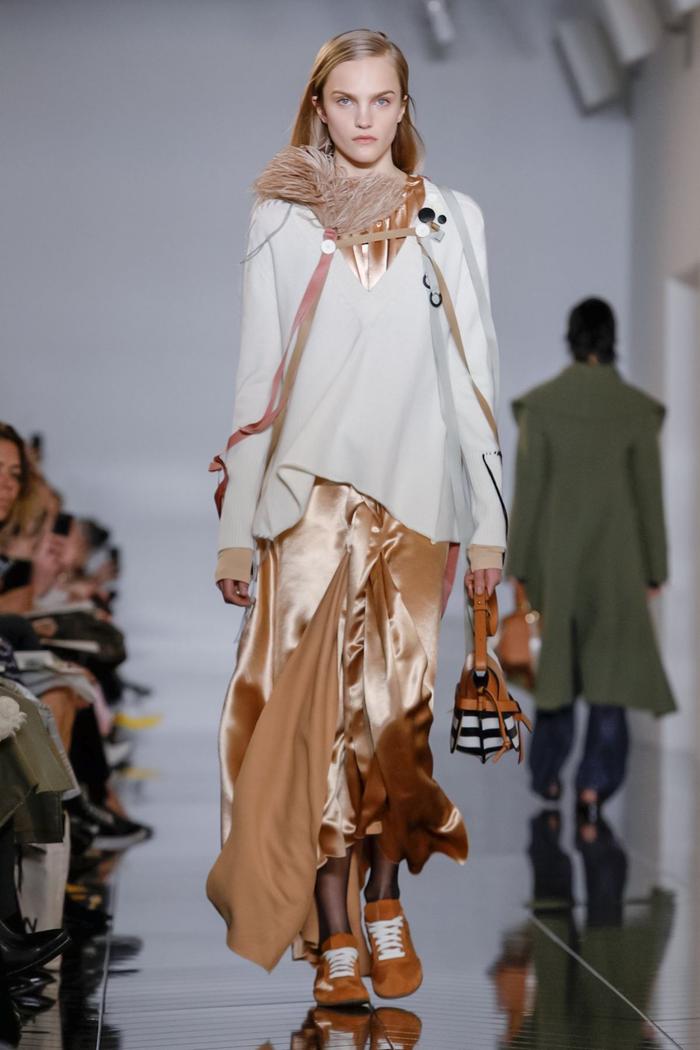 2019秋冬巴黎时装周 Loewe 秀场