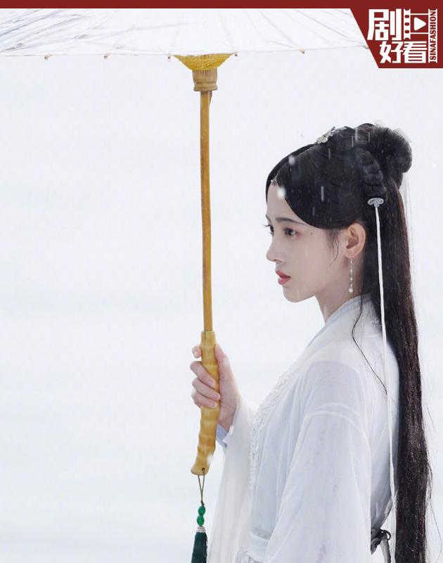鞠婧祎版“小白”