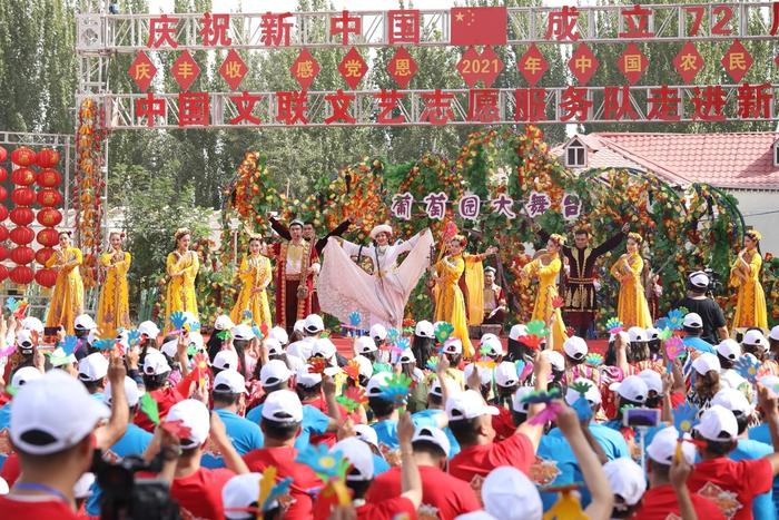 极具维吾尔族特色的中国非遗节目《十二木卡姆》 香妃园文艺团