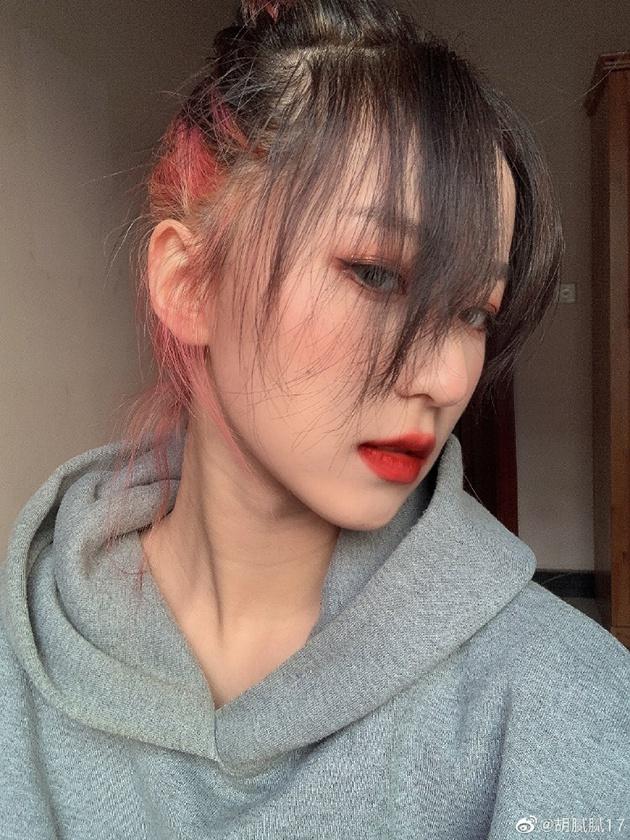 图片来自时尚博主:@胡腻腻17 微博