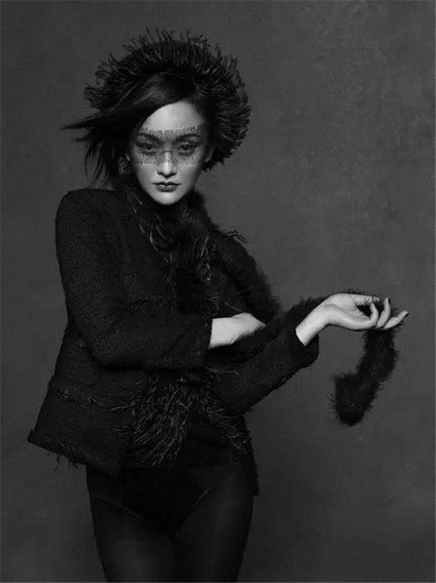 老佛爷掌镜的 The Little Black Jacket