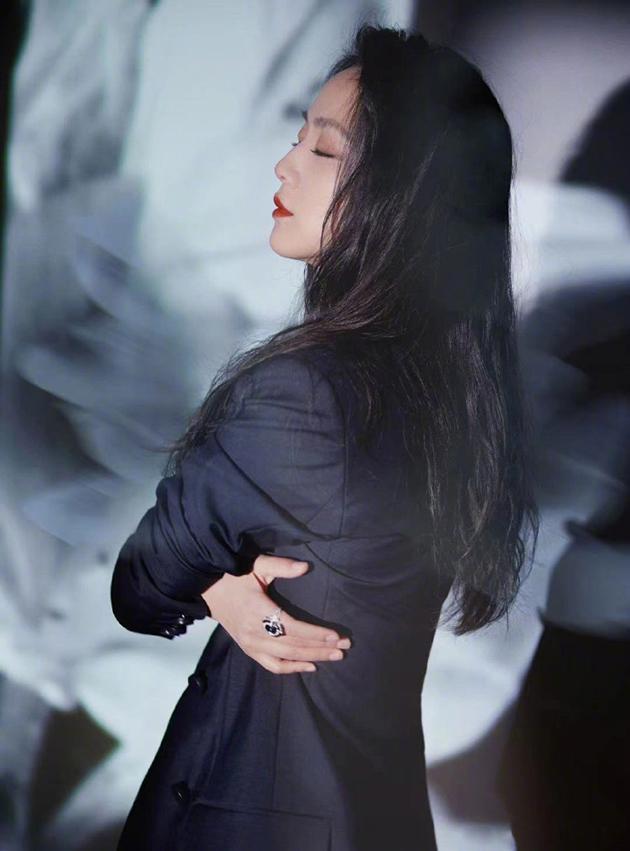 汤唯活动造型