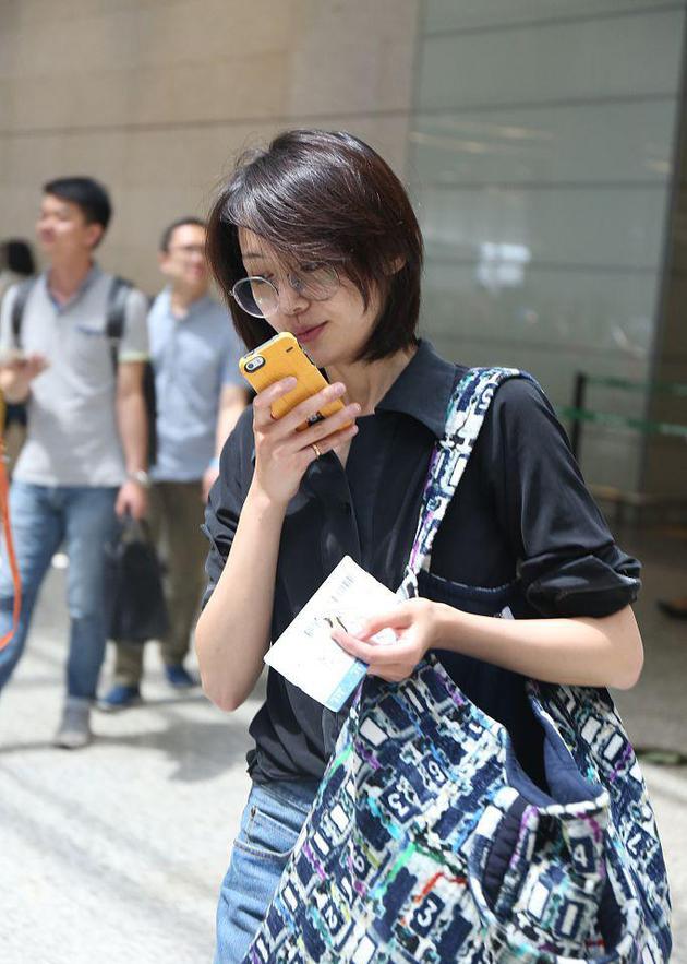 私服很随性