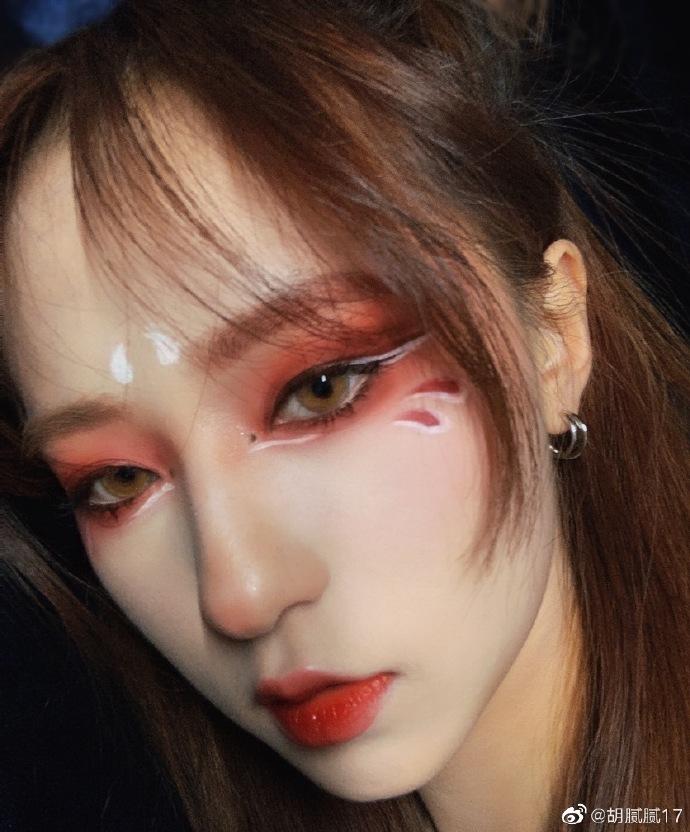 微博昵称:胡腻腻17
