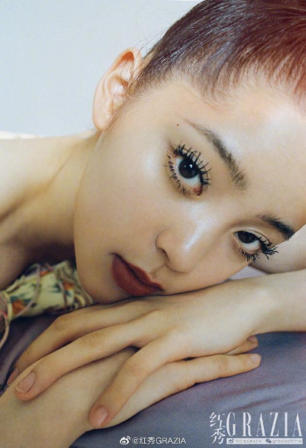 欧阳娜娜为《红秀GRAZIA》拍摄大片