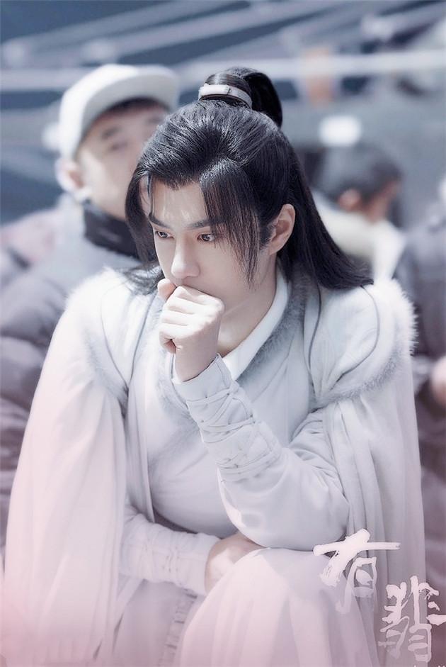 王一博路透照
