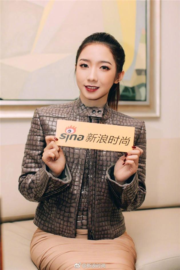 孟美岐助阵Tom Ford大秀