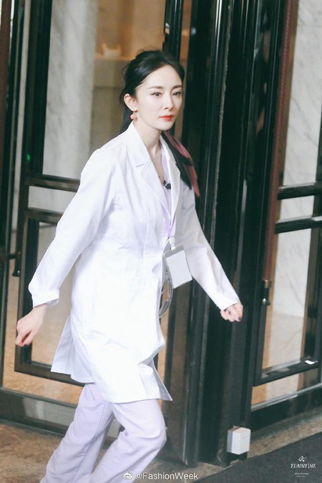 杨幂 粉色挂耳染