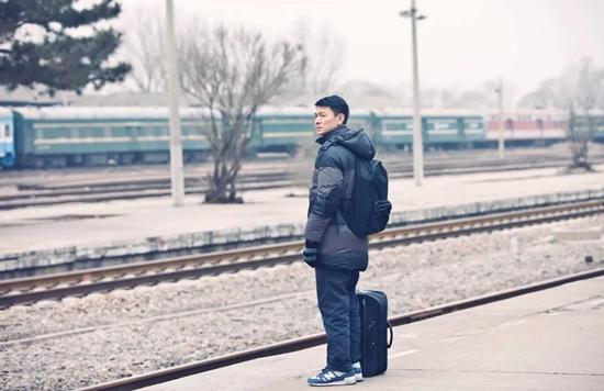 《桃姐》中上脚New Balance M1300CL