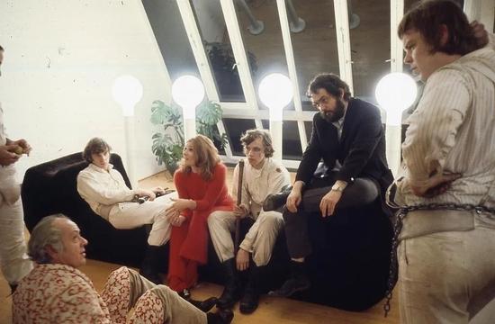 Stanley Kubrick 于拍摄现场 / Via Euroarts