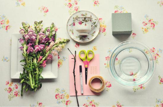茶杯插花图片来源自gypsypurplehome.tumblr.com