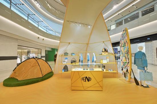 Fendi限时体验空间,上海环贸iapm
