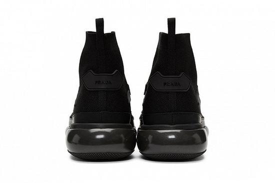 题图来源:hypebae