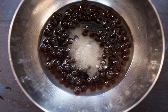 加蜂蜜和糖浆,珍珠甜甜的更好吃 图片源自chinasichuanfood