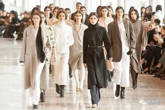 ·Victoria Beckham·