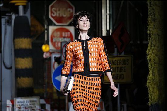 Anna Cleveland 图片来源:Vogue