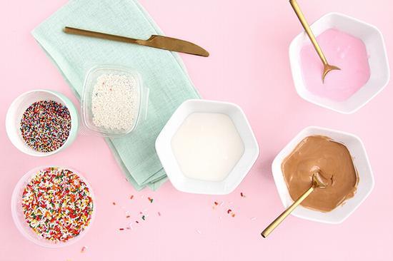 自制多彩甜甜圈 图片源自keikolynn.com