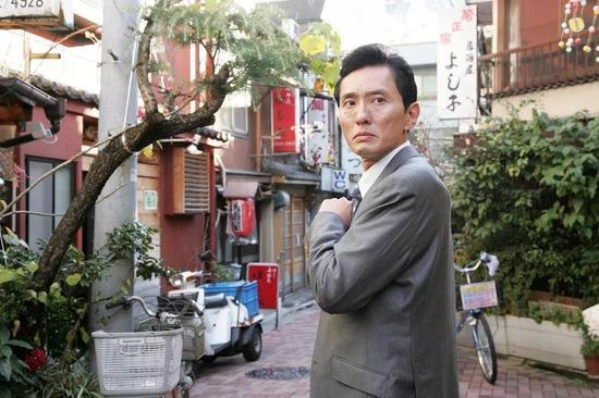 松重丰主演的《孤独的美食家》