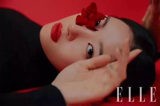 图源:微博@ELLE