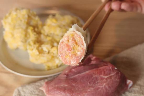 ▲ 酸菜的最好归宿,成为酸菜猪肉水饺。图/汇图网