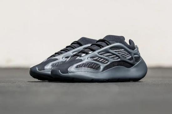 YEEZY 700V3 Alvah