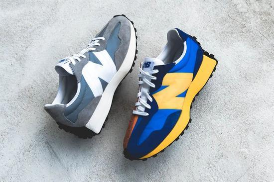 New Balance 327