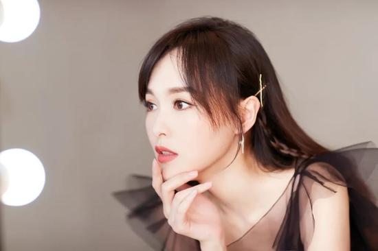 图片来源于微博@唐嫣