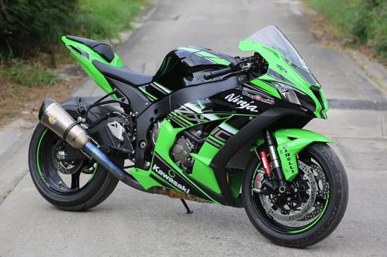 上:Supermoto下:Superbike