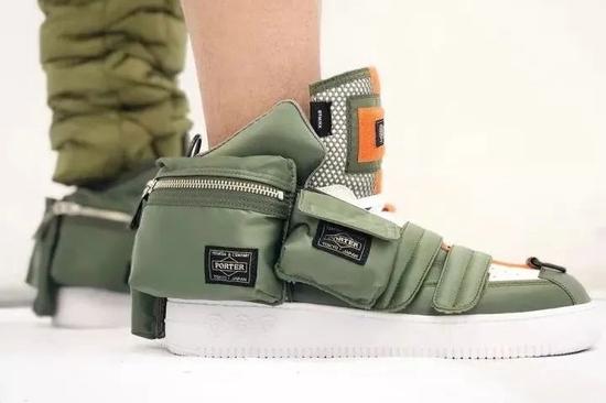 村上隆 x Porter Tanker