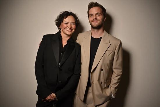 威尼斯双年展策展人 Cecilia Alemani 与 Bottega Veneta创意总监 Matthieu Blazy