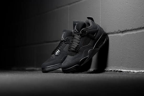 Air Jordan 4 Black Cat