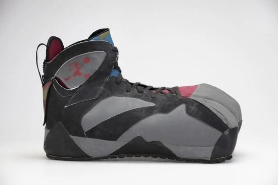 Oversized Bugs Bunny Shoe Nike