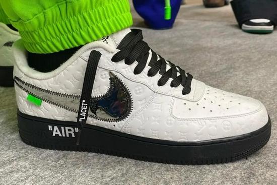 LOUIS VUITTON x OFF-WHITE x NIKE AIR FORCE 1
