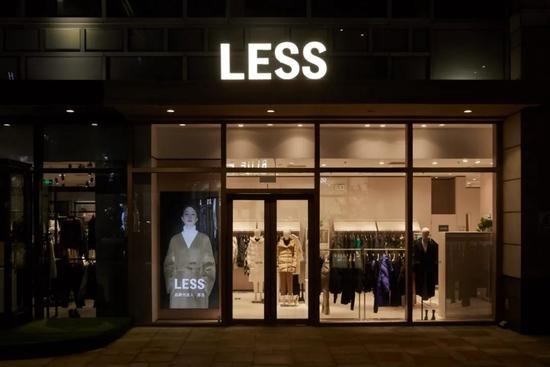 ▸ LESS女装换新后